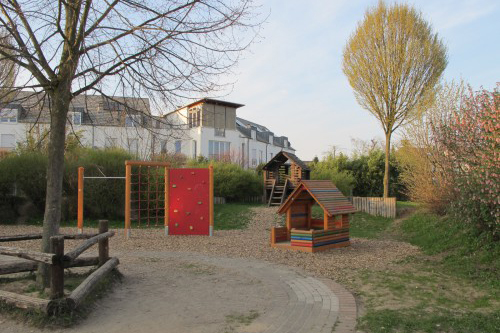 Der Spielplatz "Auf der Höhe" wurde 2012 teilweise neu bestückt.